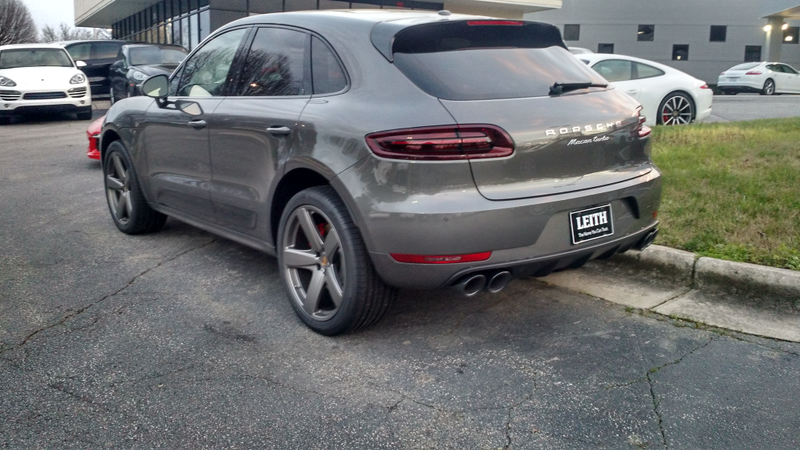 Illustration for article titled Went to the Porsche Dealer (PHOTODUMP)